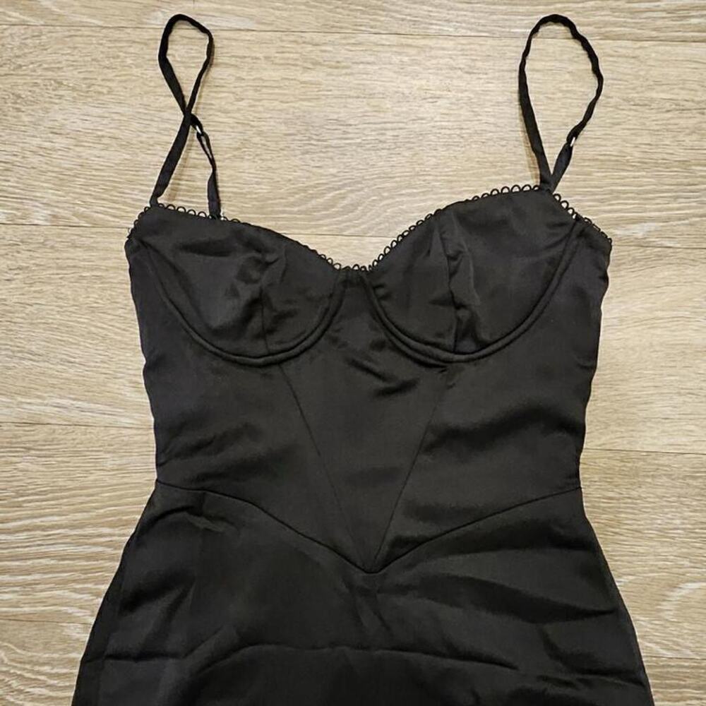 HOUSE OF CB 'Stefania' Black Satin Strappy Gown - Picture 2 of 7